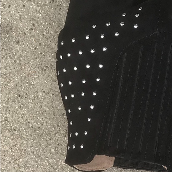 Last Pair 6.5 🖤 STUDDED BLACK BOOTIE🖤 - Picture 3 of 5